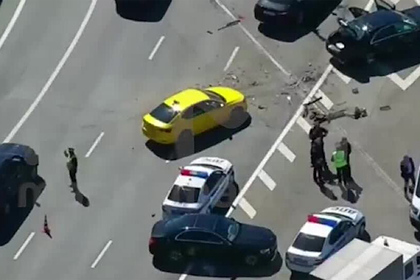 Появилось видео с места столкновения четырех машин в центре Москвы