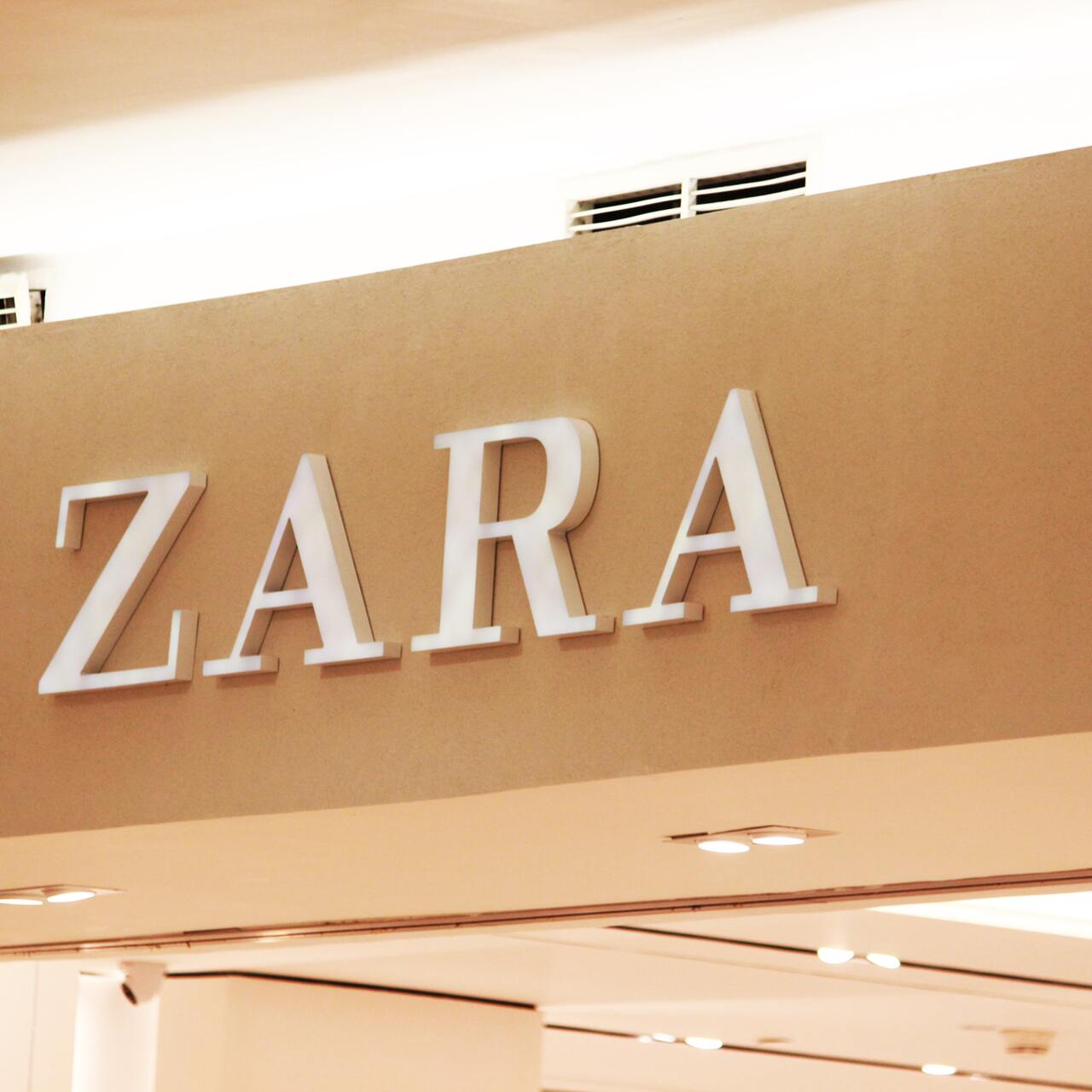 zara fashion company