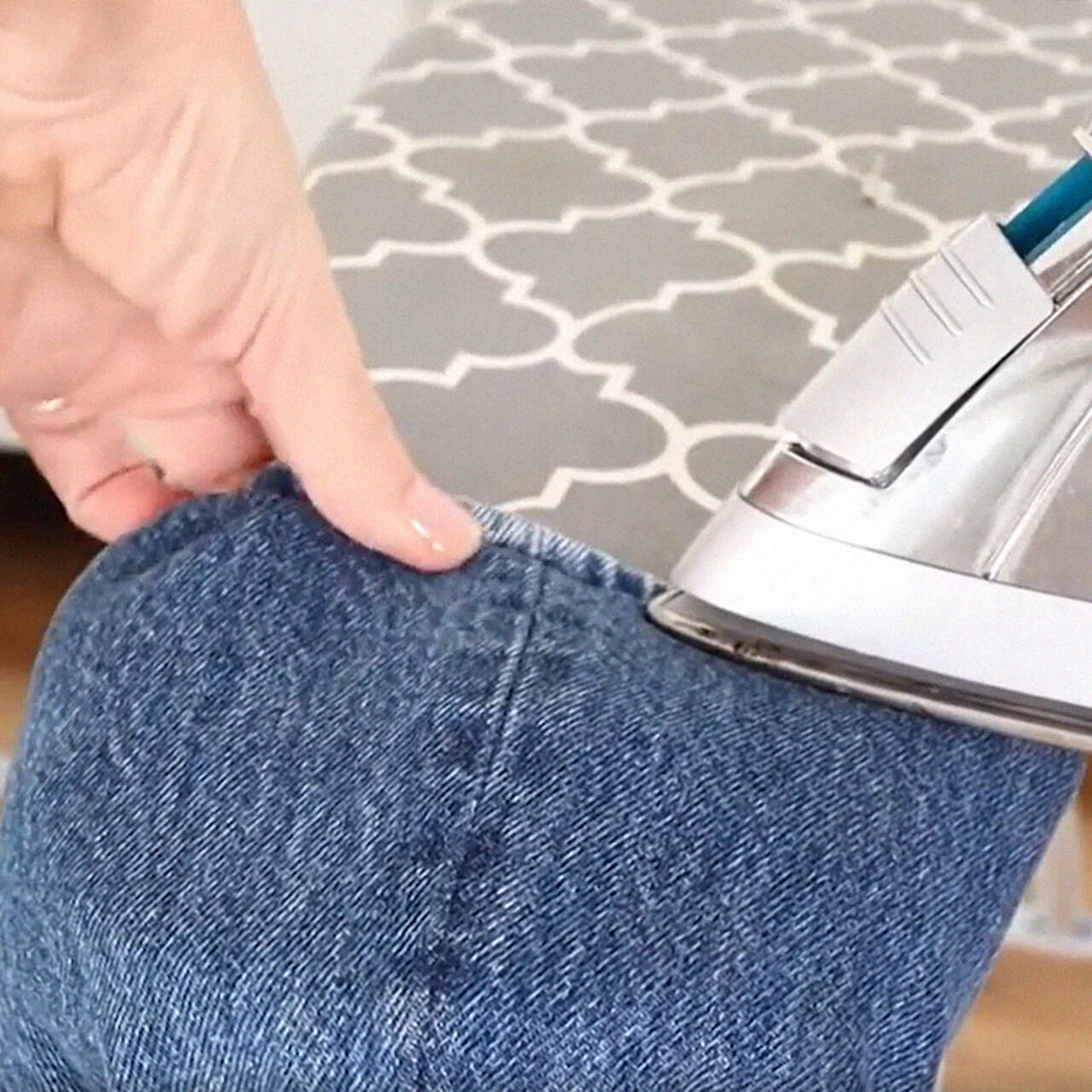 Полезный лайфхак: как подшить джинсы
