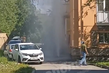 Фонтан теплой воды в российском городе попал на видео