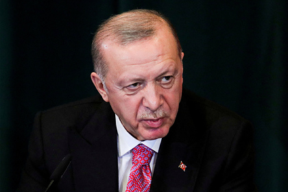 Турция приступила к укладке газопровода на дне Черного моря