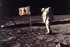 Нил Армстронг на Луне