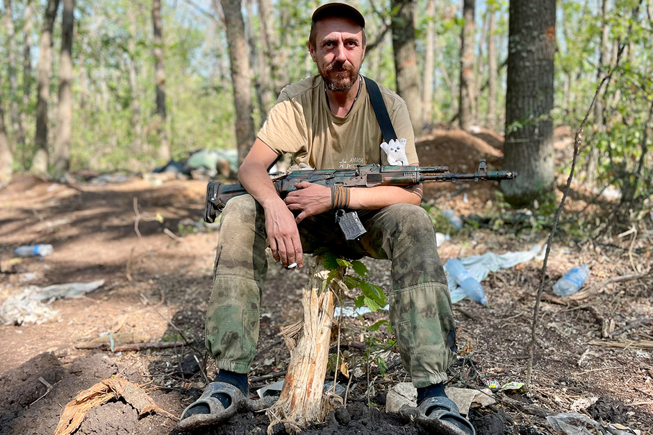 Российский военнослужащий в Шервудском лесу