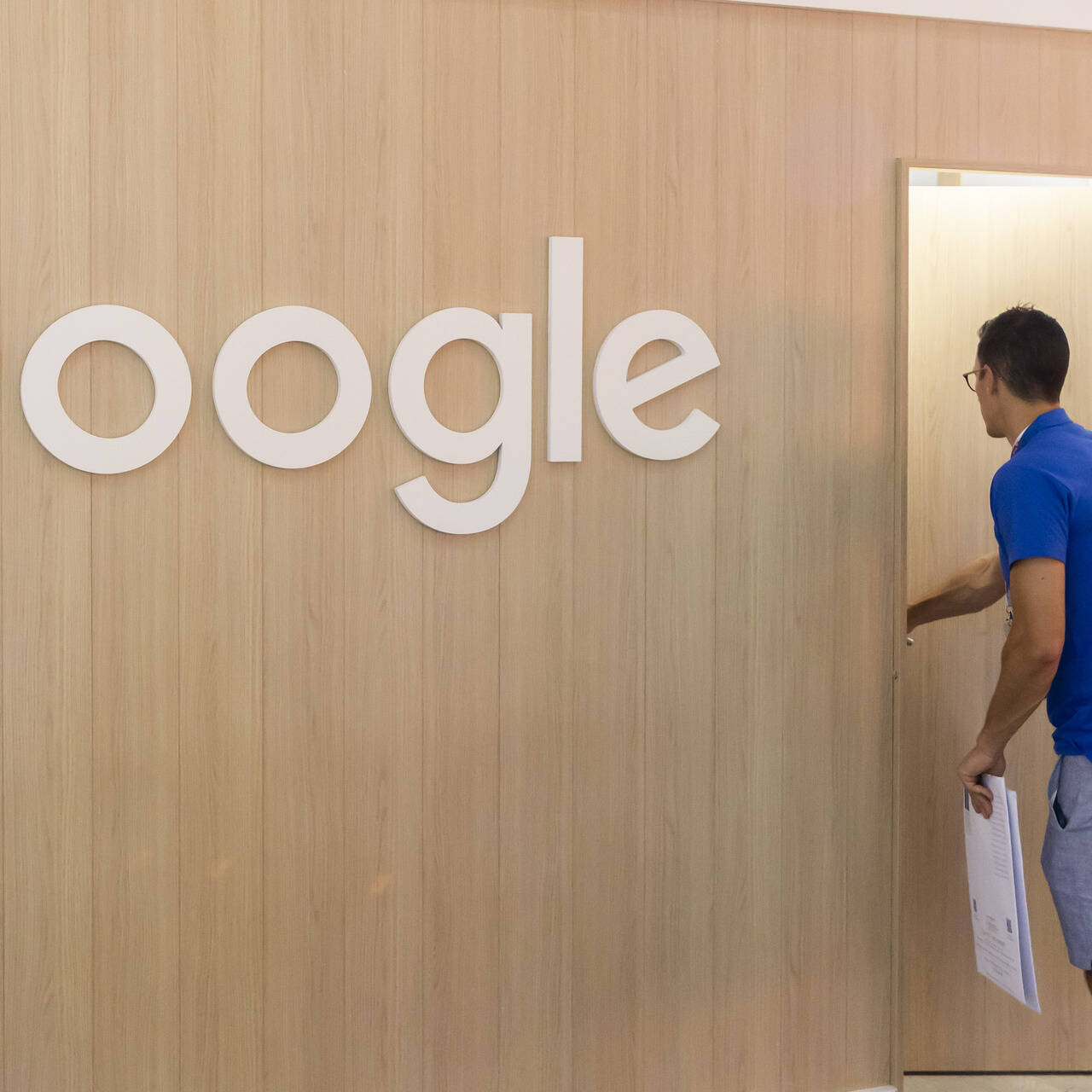 Again google. Google (компания). Google суд. Корпорации Google Inc.. Компания гугл банкрот.