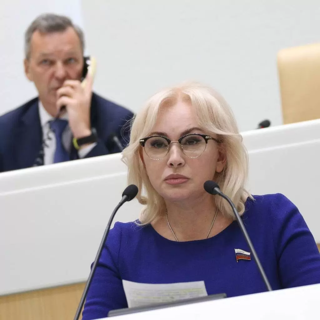 Senator NATO-nu hibrid müharibəni gücləndirməkdə ittiham edir