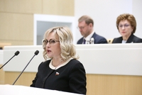 Сенатор от Крыма оценила транспортную блокаду Литвы фразой «выстрел себе в ногу» 
