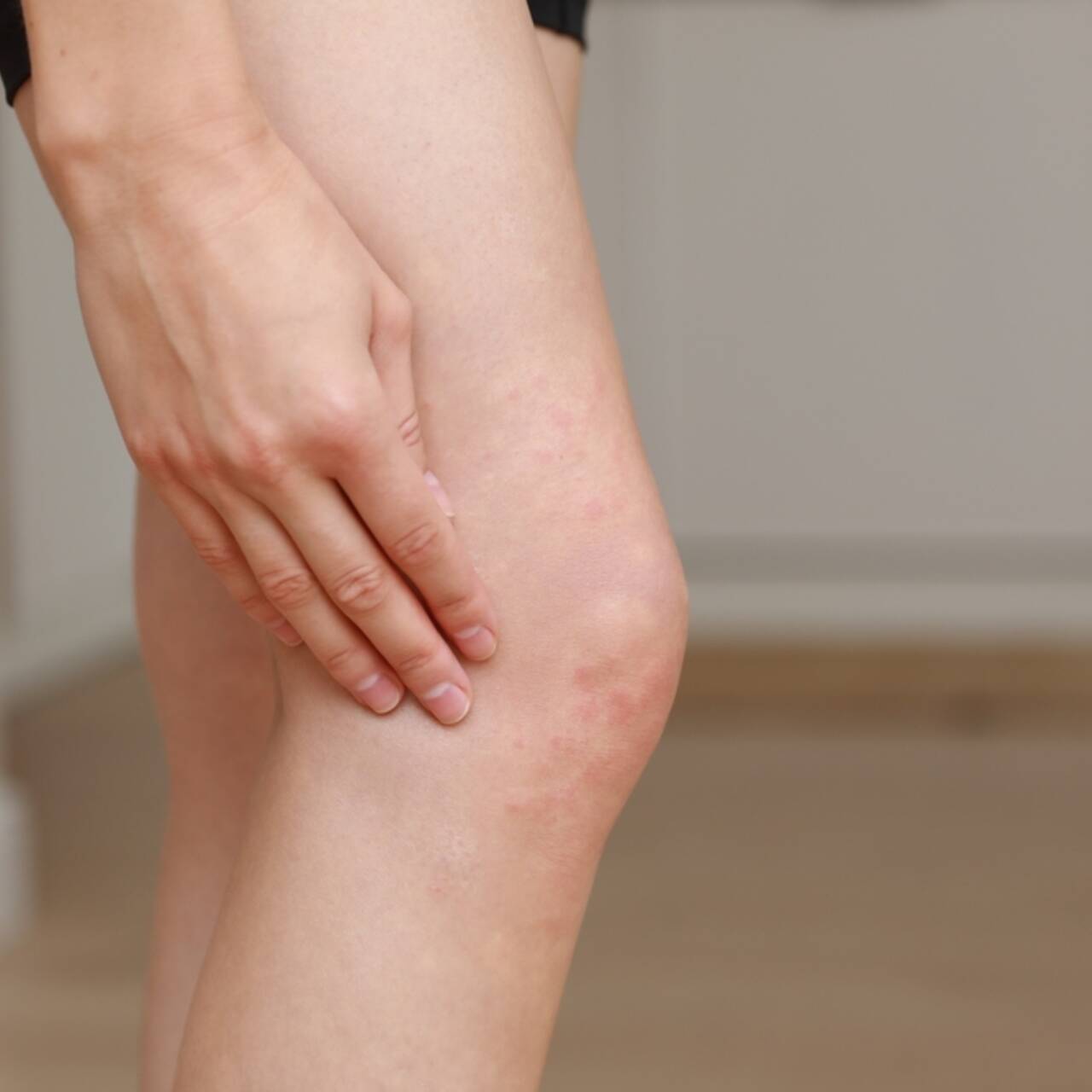 Гладкая я: 10 хитростей, которые помогут брить ноги реже