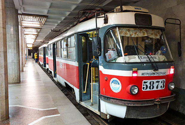 Волгоградский метротрамвай на подземной станции