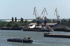Порт Мариуполя покинуло первое иностранное судно