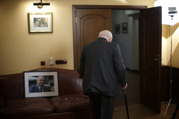Горбачев после интервью в декабре 2016 года. Фото: Иван Секретарев / AP
