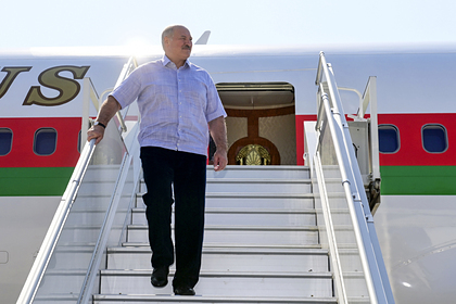 Лукашенко прилетел в Петербург для встречи с Путиным