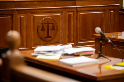Суды смогут прекращать дела при неявке на заседание частного обвинителя
