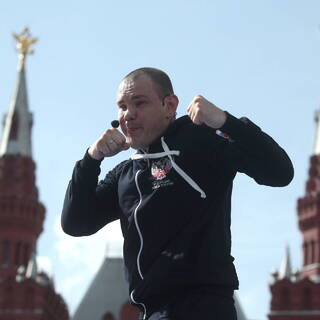 Олимпийский чемпион из России поддержал вышедшего под флагом Канады Бетербиева