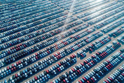 Десятки тысяч невостребованных новых авто сняли с воздуха в Подмосковье