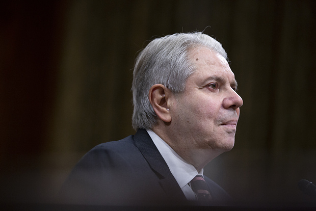 Джин Додаро