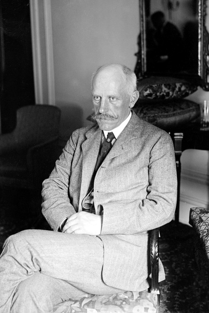 Фритьоф Нансен (10 октября 1861 года — 13 мая 1930 года), норвежский исследователь, ученый, дипломат, гуманитарный деятель и лауреат Нобелевской премии мира