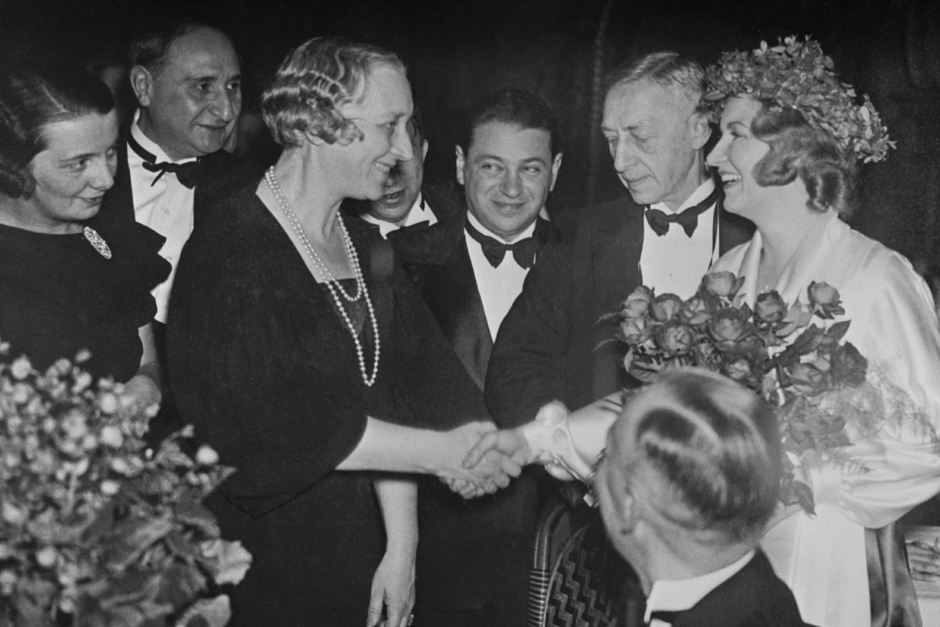 Русский писатель Иван Бунин (второй справа) во время церемонии вручения Нобелевской премии, Стокгольм, Швеция, 1933 год