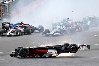 Появились подробности ставшей причиной приостановки гонки «Формулы-1» аварии