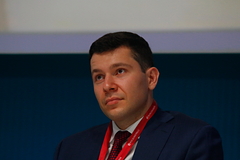 Антон Алиханов