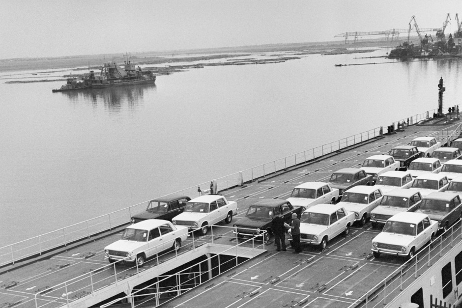 Автомобилевоз на Волго-Донском  канале, 1972 год 