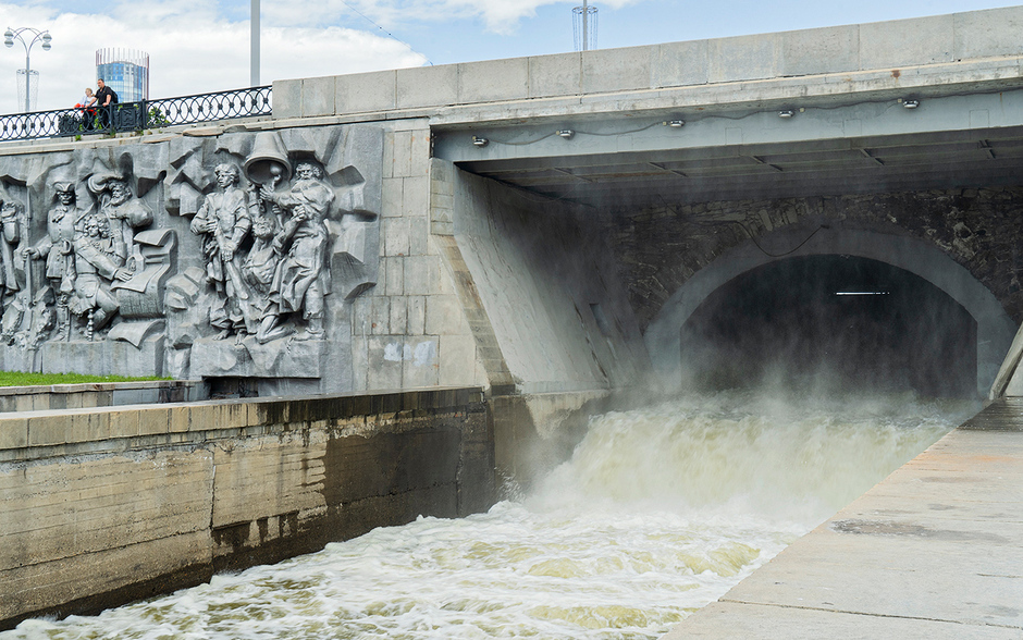 Плотина городского пруда в Екатеринбурге