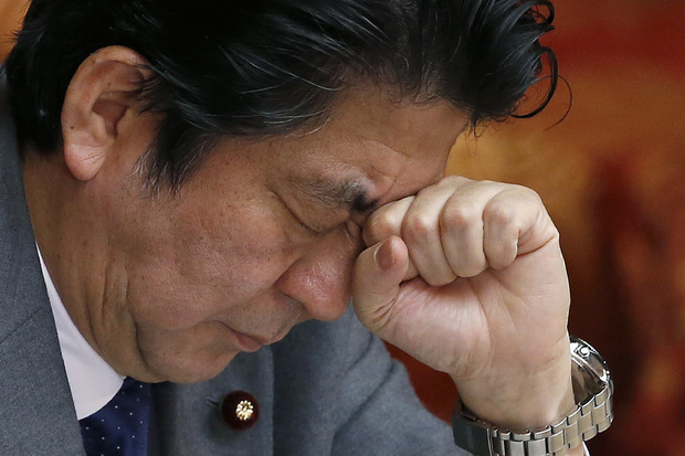 Абэ на заседании парламента в 2015 году. Фото: Shizuo Kambayashi / Reuters