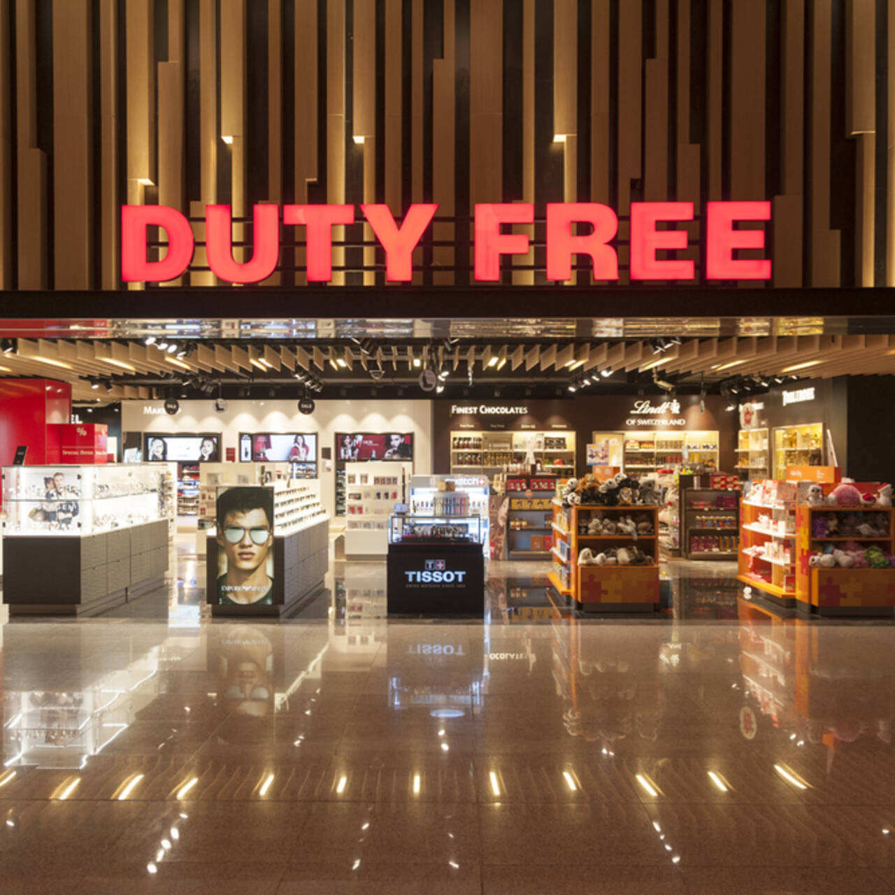 Россияне стали больше тратить в duty free по одной причине: Мир:  Путешествия: Lenta.ru