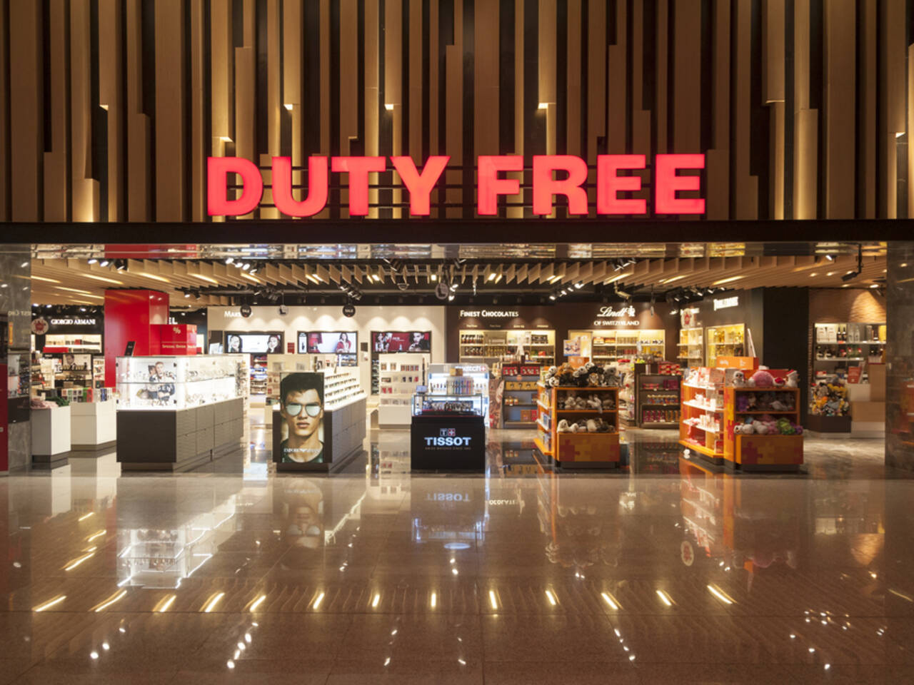 Россияне стали больше тратить в duty free по одной причине: Мир:  Путешествия: Lenta.ru