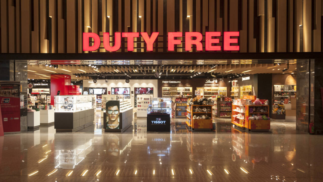 Россияне стали больше тратить в duty free по одной причине: Мир:  Путешествия: Lenta.ru