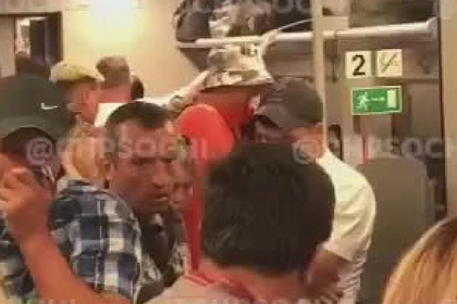 Ссора двух туристов в поезде на юге России обернулась массовой паникой и удушьем