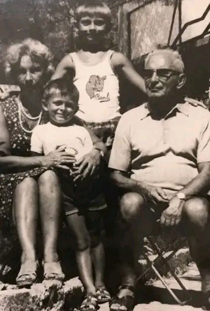 Тамара с мужем и внуками, 1970-е 