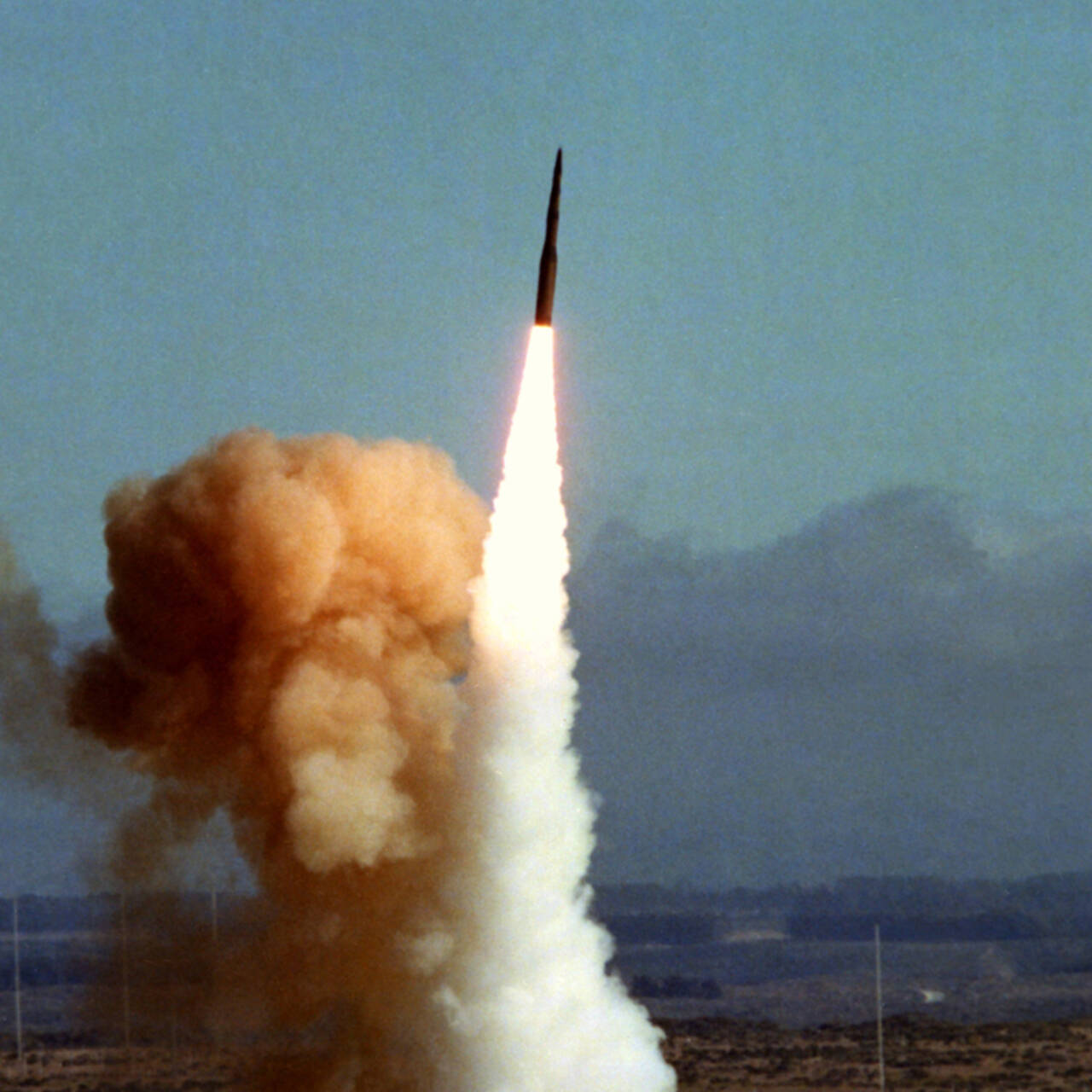 Ядерная ракета америки. Ракета фото. Межконтинентальная баллистическая ракета. Ядерная ракета. Американские ракеты.