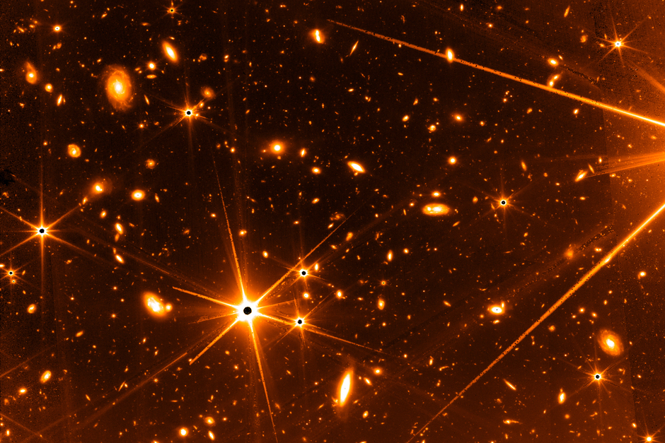 Скопления галактик SMACS 0723 в инфракрасном спектре, сделанные на прибор NIRCam