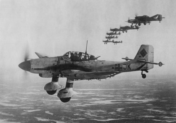 Бомбардировщики Ju 87 на Кандалакшском направлении. Фото: ullstein bild / Getty Images