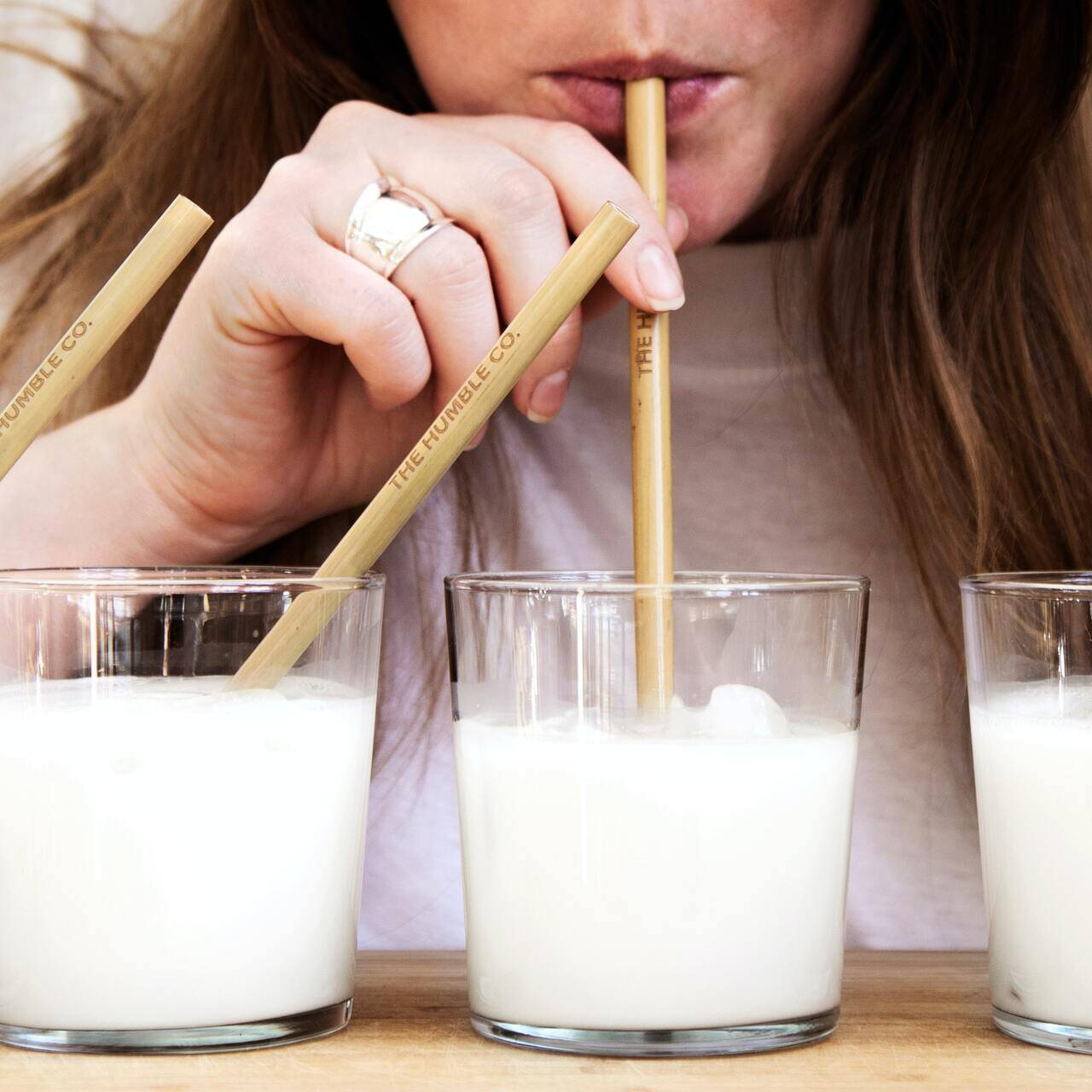 Поможет ли молоко. Кефир при беременности. Vegan Milk. Молоко между.