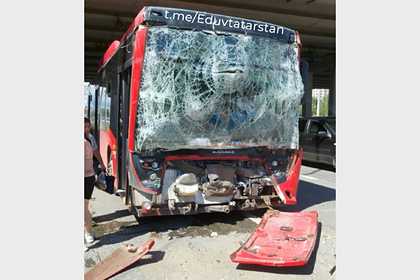 Ребенок и пять взрослых пострадали в ДТП с автобусом в российском городе