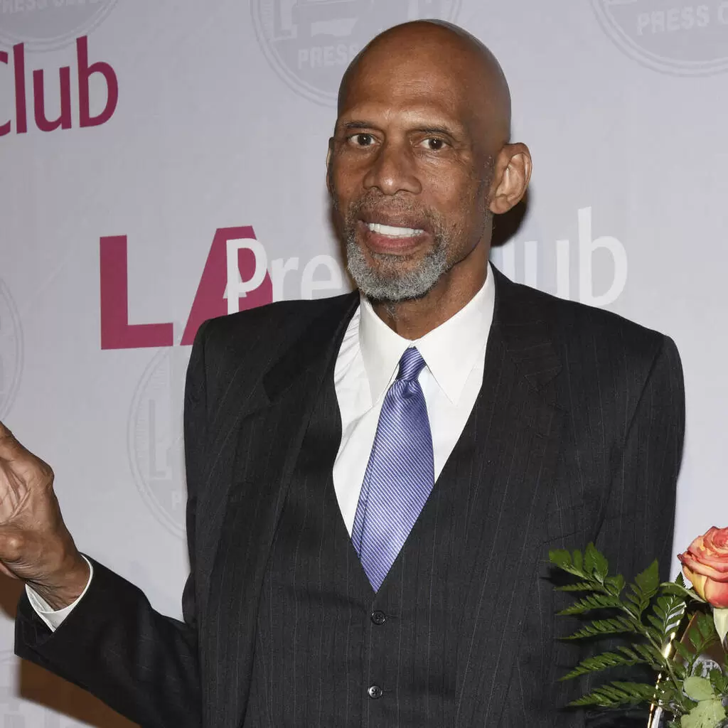 NBA əfsanəsi amerikalı basketbolçunun Rusiyada həbs olunmasına reaksiya verib