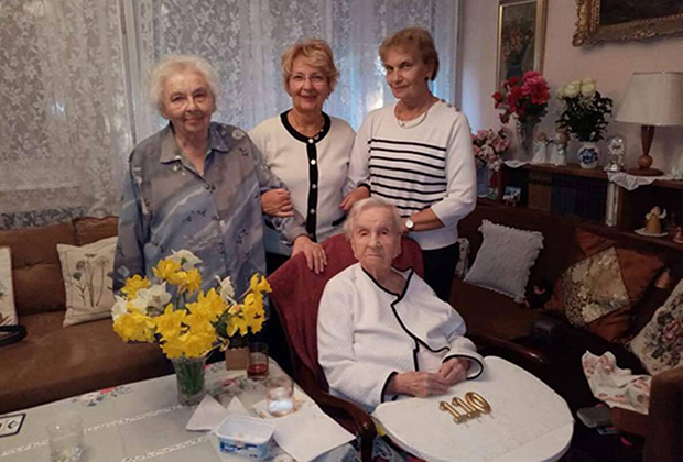 Тамара Владимировна с дочерьми в день своего 110-летия 