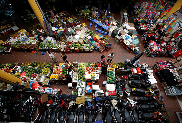 Рынок в Ханое. Фото: Kham / Reuters