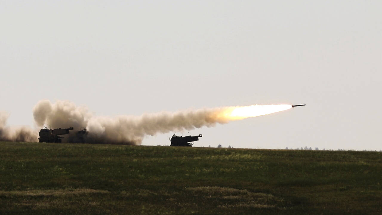 Украинские военные обстреляли Стаханов из HIMARS: Украина: Бывший СССР:  Lenta.ru