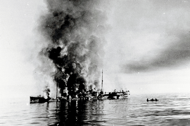 Крушение ледокола «Александр Сибиряков» 25 августа 1942 года. Фото: Heritage Images / Getty Images