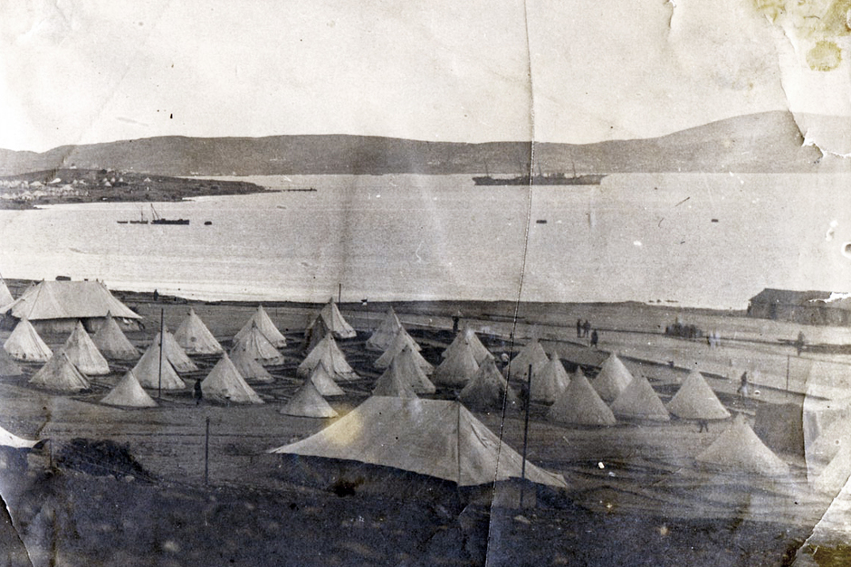 Палаточный лагерь русских казаков и членов их семей на острове Лемнос в 1921 году