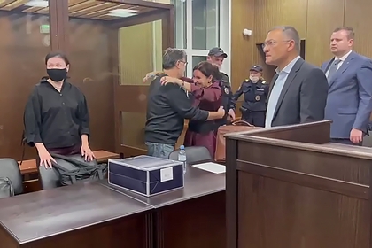 Ректора Шанинки Зуева отпустили под домашний арест