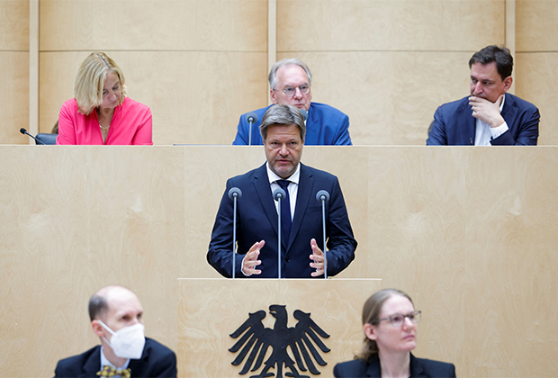 Выступление вице-канцлера Германии и министра экономики и климатической защиты Роберта Хабека в Бундестаге. 