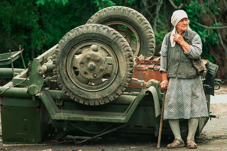 Жительница села Нижняя Эшера, июль 1993 года