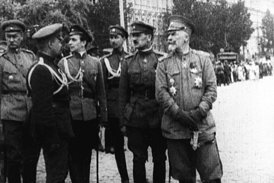 Белые офицеры в Киеве, лето 1919 года 