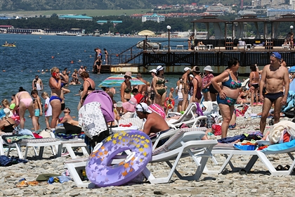 Отдыхающих на Черном море выгнали с пляжа под крики «не нравится — до свидания»