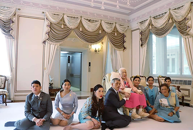 Принцесса Сириваннавари в кругу семьи в королевском дворце в Бангкоке, 2019 год