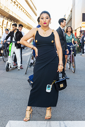 Принцесса Сириваннавари в платье бренда Schiaparelli на Неделе моды в Париже, 2022 год 