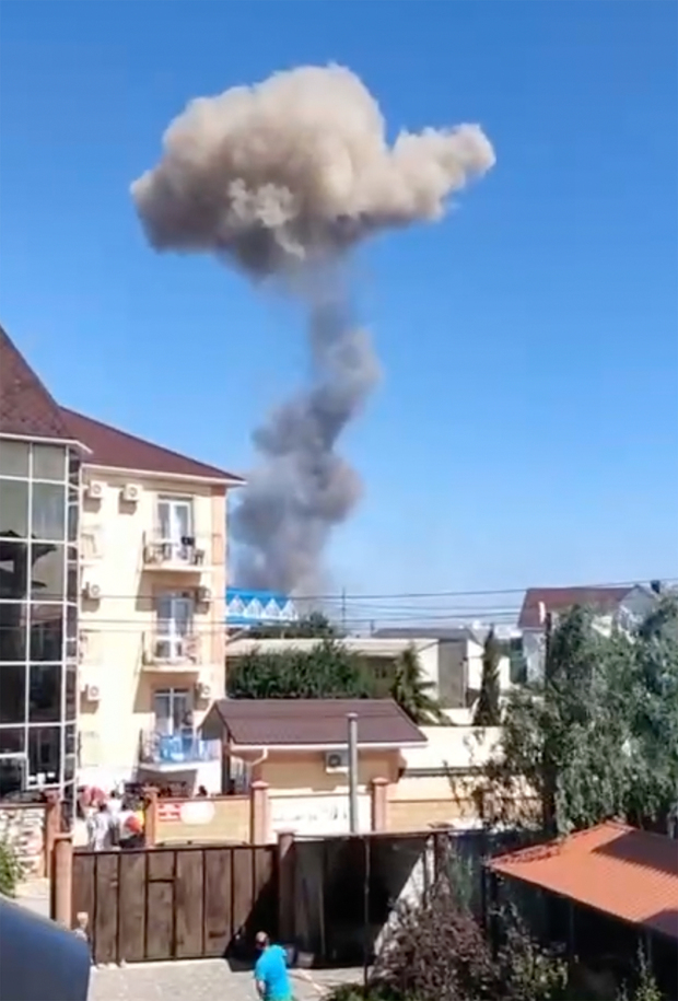 Взрывы в крыму сегодня сейчас. Новофедоровка последствия взрыва. Взрывы в Крыму.